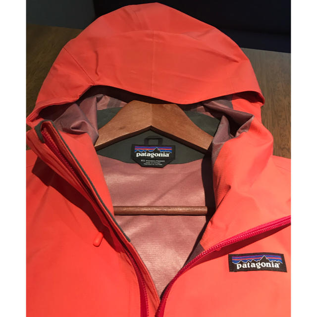 patagonia(パタゴニア)の美品♬パタゴニア ウィメンズ クラウド リッジ ジャケット XSサイズ レディースのジャケット/アウター(ナイロンジャケット)の商品写真