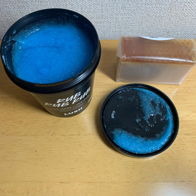 LUSH(ラッシュ)の♡yumi♡様専用 コスメ/美容のボディケア(ボディスクラブ)の商品写真