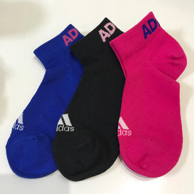 adidas(アディダス)の☆新品未使用 アディダス靴下 レディースのレッグウェア(ソックス)の商品写真