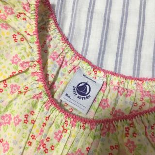 プチバトー(PETIT BATEAU)のプチバトー 半袖 花柄 18m(シャツ/カットソー)