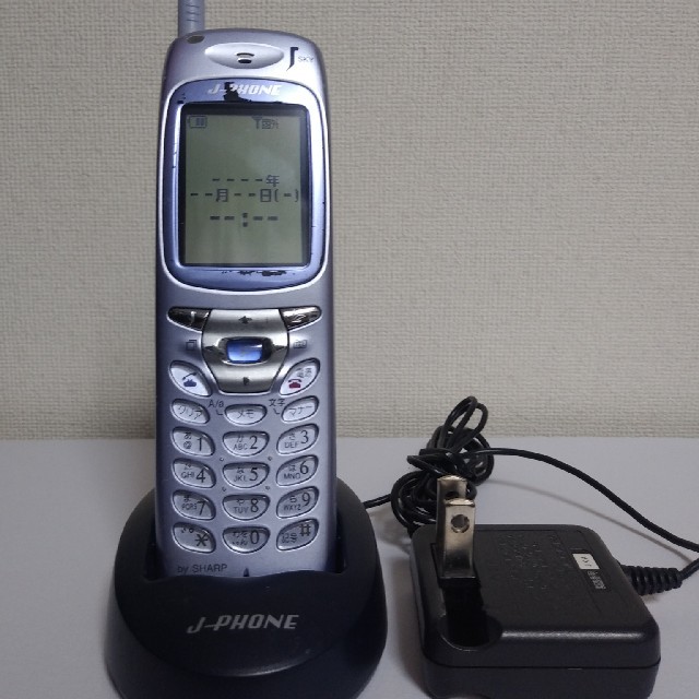 SHARP(シャープ)のJ-SH04 J-phone シャープ　携帯電話 スマホ/家電/カメラのスマートフォン/携帯電話(携帯電話本体)の商品写真