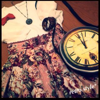 アクシーズファム(axes femme)のrétro flower*/SK(ひざ丈スカート)