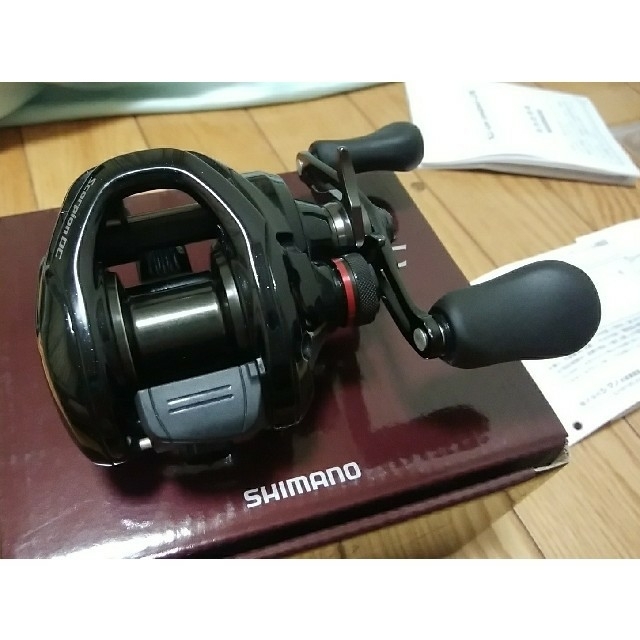 SHIMANO(シマノ)のシマノ　スコーピオンDC 100右巻 スポーツ/アウトドアのフィッシング(リール)の商品写真