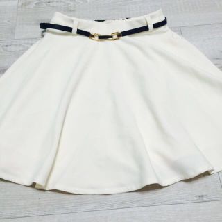 ページボーイ(PAGEBOY)の新品♡白スカート(ひざ丈スカート)