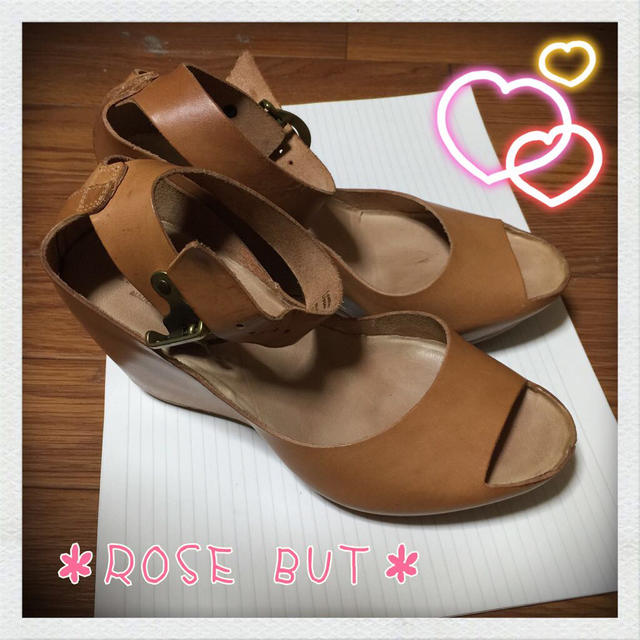 ROSE BUD(ローズバッド)のROSE BUT レザーウェッジサンダル レディースの靴/シューズ(サンダル)の商品写真