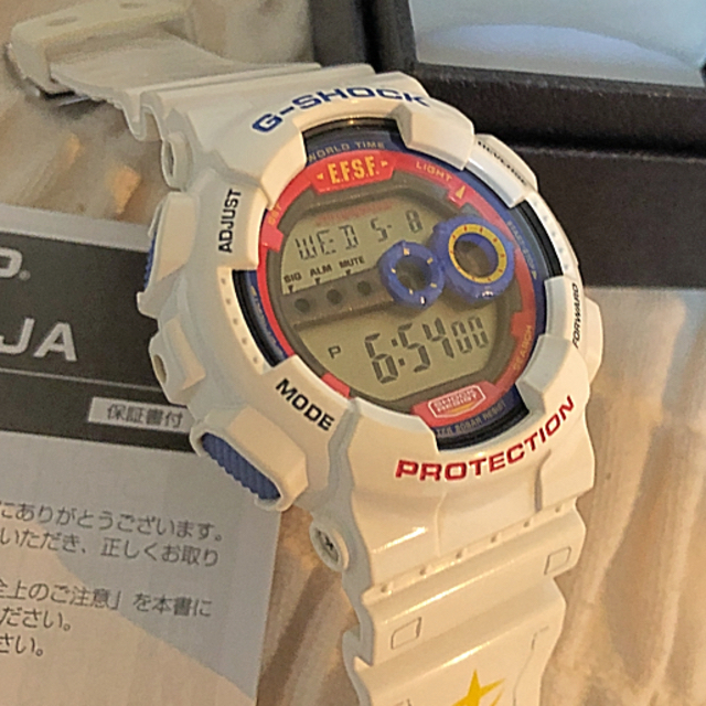 G-SHOCK(ジーショック)のCASIO G-SHOCK 35周年記念限定 機動戦士ガンダム GD-100  メンズの時計(腕時計(アナログ))の商品写真