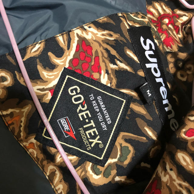 Supreme(シュプリーム)のsupreme flower print jacket シゲ様専用 メンズのジャケット/アウター(ナイロンジャケット)の商品写真