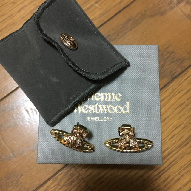 Vivienne Westwood(ヴィヴィアンウエストウッド)のVivienne Westwood ピアス　両耳 レディースのファッション小物(その他)の商品写真