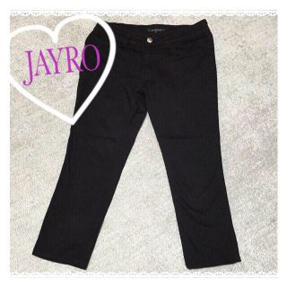 ジャイロ(JAYRO)のJAYRO＊黒シンプルパンツ(クロップドパンツ)