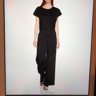 ダブルスタンダードクロージング(DOUBLE STANDARD CLOTHING)のダブスタ、Sov.のサテンクレープオールインワン 黒(オールインワン)