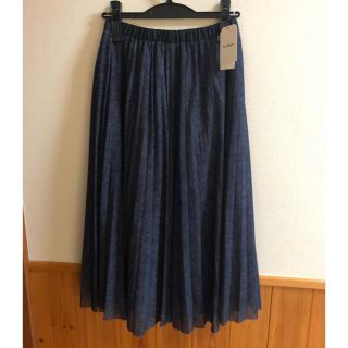 ダブルクローゼット(w closet)の新品タグ付き w closet デニム風チュールプリーツスカート ¥5,292(ロングスカート)