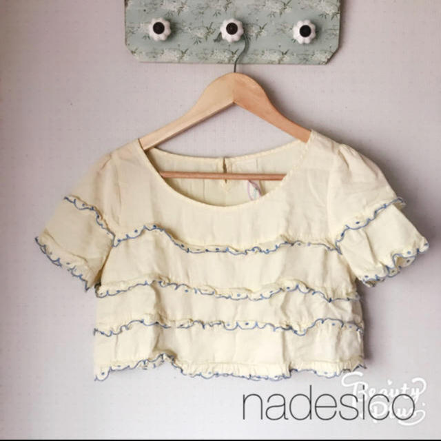 nadesico(ナデシコ)のnadesico フリルトップス レディースのトップス(シャツ/ブラウス(半袖/袖なし))の商品写真