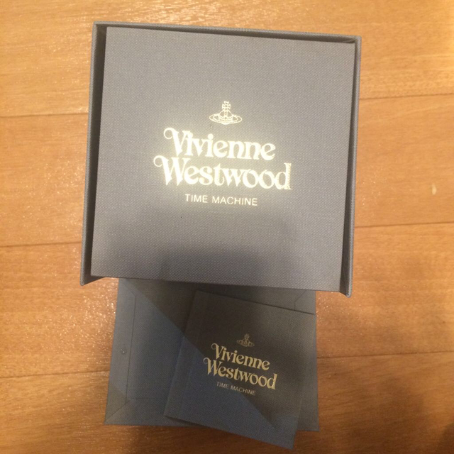 Vivienne Westwood(ヴィヴィアンウエストウッド)のvivienne ピンクゴールド 時計 レディースのファッション小物(腕時計)の商品写真