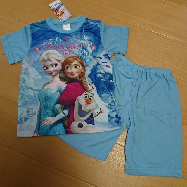 Disney(ディズニー)のDisney プリンセス パジャマ 110㎝ キッズ/ベビー/マタニティのキッズ服女の子用(90cm~)(パジャマ)の商品写真