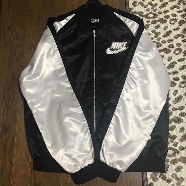 NIKE(ナイキ)のDLSM スカジャン メンズのジャケット/アウター(スカジャン)の商品写真