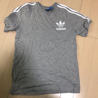 アディダス(adidas)のadidas originals グレーTシャツ(Tシャツ/カットソー(半袖/袖なし))