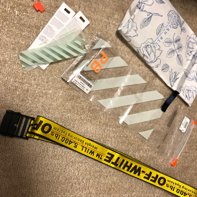 Off-White インダストリアル ロゴベルト