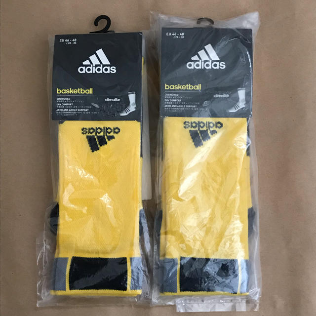 adidas(アディダス)のアディダス adidas バスケットソックス 2足 黄色 スポーツ/アウトドアのスポーツ/アウトドア その他(バスケットボール)の商品写真