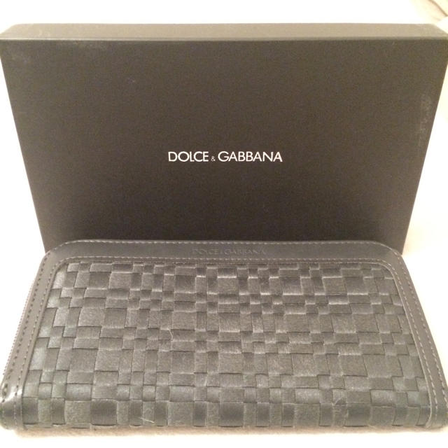 限定数のみ 美品 DOLCE\u0026GABBANA グラフティロゴ 長財布 | ochge.org