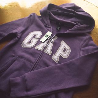 ギャップキッズ(GAP Kids)の訳あり⚠️ GAP  ロゴラメ 裏起毛パーカー(ジャケット/上着)