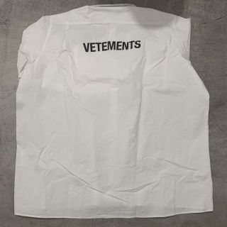 バレンシアガ(Balenciaga)のVETEMENTS バックロゴ オーバーサイズシャツ 白シャツ M バレンシアガ(シャツ)