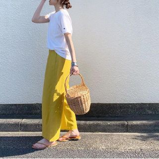 スピックアンドスパン(Spick & Span)の★新品 GU ジーユー 美シルエット リネンブレンドワイドパンツ イエロー(カジュアルパンツ)