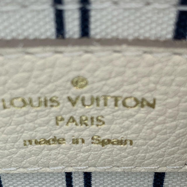 LOUIS VUITTON(ルイヴィトン)のルイヴィトン モノグラムアンプラント ポーチ 白  未使用 レディースのバッグ(ハンドバッグ)の商品写真