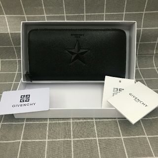 ジバンシィ(GIVENCHY)のGIVENCHY ジバンシー スター 長財布 レザー ジッパー 小銭入れあり(長財布)