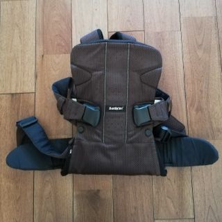 ベビービョルン(BABYBJORN)のベビービョルン　抱っこ紐　ONE+ AIRメッシュ素材(抱っこひも/おんぶひも)