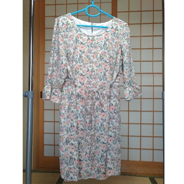 ニッセン(ニッセン)の花柄ワンピース (ニッセン) 【USED品】 レディースのワンピース(ひざ丈ワンピース)の商品写真