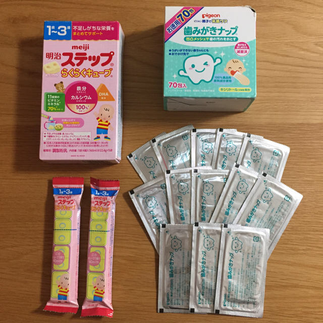 明治(メイジ)の明治ステップと歯磨きシート のセット キッズ/ベビー/マタニティの授乳/お食事用品(その他)の商品写真