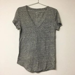 ギャップ(GAP)の【専用】1度のみ着用！GAP♡Vネック ポケットTシャツ グレー 半袖(Tシャツ(半袖/袖なし))