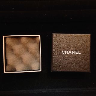 CHANEL 箱(小物入れ)