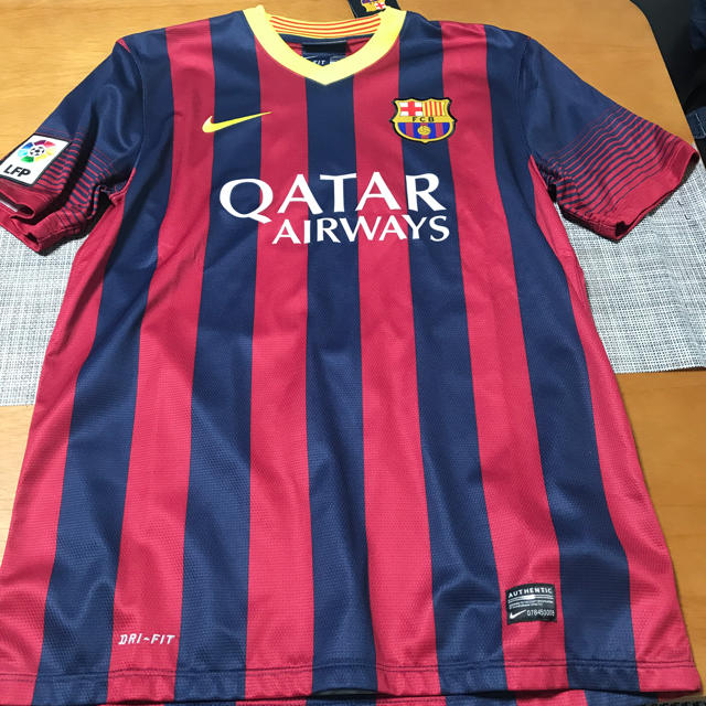 Custo Barcelona(クストバルセロナ)のバルセロナユニフォーム スポーツ/アウトドアのサッカー/フットサル(ウェア)の商品写真