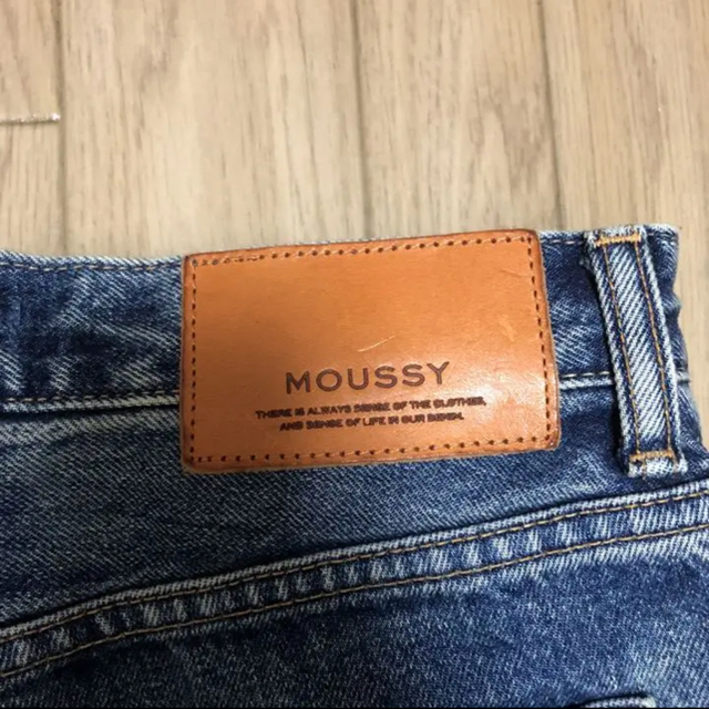 moussy(マウジー)のmoussy ダメージ デニム パンツ レディースのパンツ(デニム/ジーンズ)の商品写真