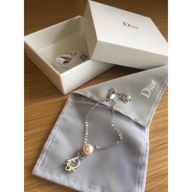 Dior(ディオール)の【最終値下げ】dior ブレスレット パール レディースのアクセサリー(ブレスレット/バングル)の商品写真