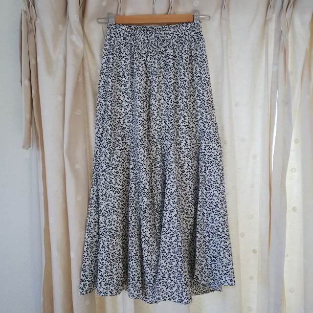 【美品】小花柄 ロングスカート レディースのスカート(ロングスカート)の商品写真