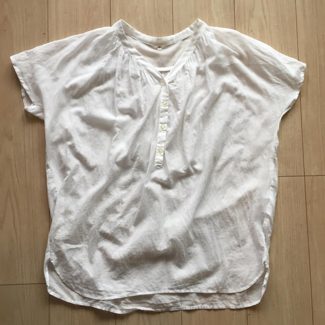 MUJI (無印良品)(ムジルシリョウヒン)の無印良品 綿100% 涼しげブラウス ホワイト レディースのトップス(シャツ/ブラウス(半袖/袖なし))の商品写真