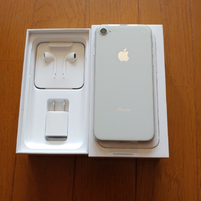 Apple iPhone8 64GB Silver SIMフリー 新品 未使用品 スマートフォン