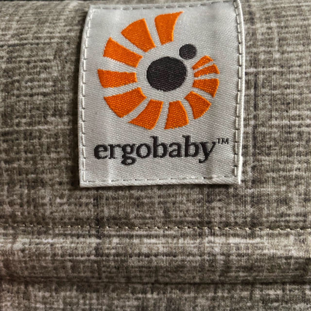 Ergobaby(エルゴベビー)のエルゴ 授乳 クッション キッズ/ベビー/マタニティの授乳/お食事用品(その他)の商品写真