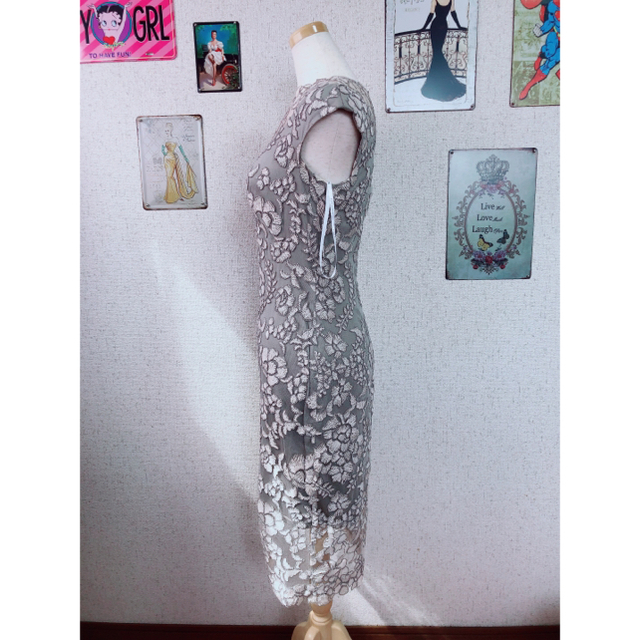 TADASHI SHOJI(タダシショウジ)の新品 4 タダシショージ ワンピース ドレス ホワイト/グレー レディースのワンピース(ひざ丈ワンピース)の商品写真