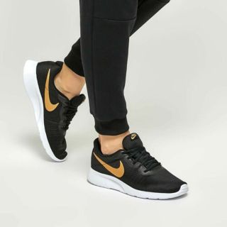 ナイキ(NIKE)の
名作ファン待望黒金!ナイキタンジュン高級大人の最強スニーカー新品！


(スニーカー)