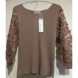 ザラ(ZARA)の☆亀8 8 8 8様専用です☆リブ チュール花柄袖 ニット☆トップス(カットソー(長袖/七分))