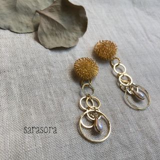 480 dandelion fluff×pearl earrings(ピアス)