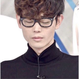 エフェクター風 伊達眼鏡 菅田将暉の通販 ラクマ エフェクター風 伊達眼鏡 菅田将暉の通販 ラクマ