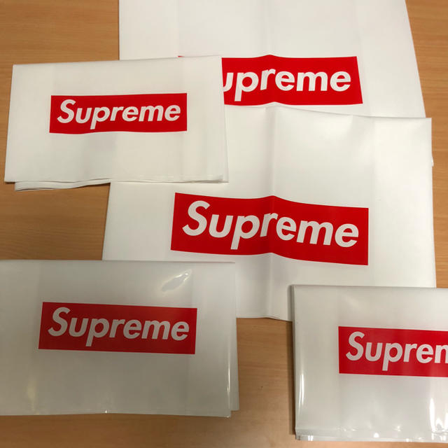 Supreme(シュプリーム)のSupreme ステッカー ショッパー SHOWER CAP 19ss 自動車/バイクのバイク(ステッカー)の商品写真