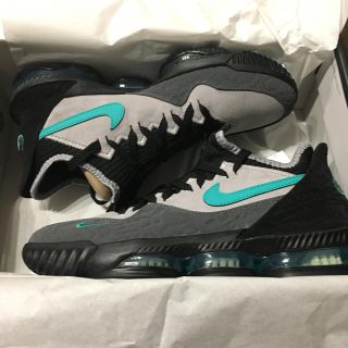 ナイキ(NIKE)のatmos レブロン 25(スニーカー)