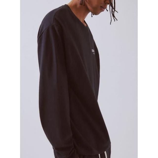 FEAR OF GOD(フィアオブゴッド)の★FOG Essentials★ Boxy Logo L/S Tee［XS］ メンズのトップス(Tシャツ/カットソー(七分/長袖))の商品写真