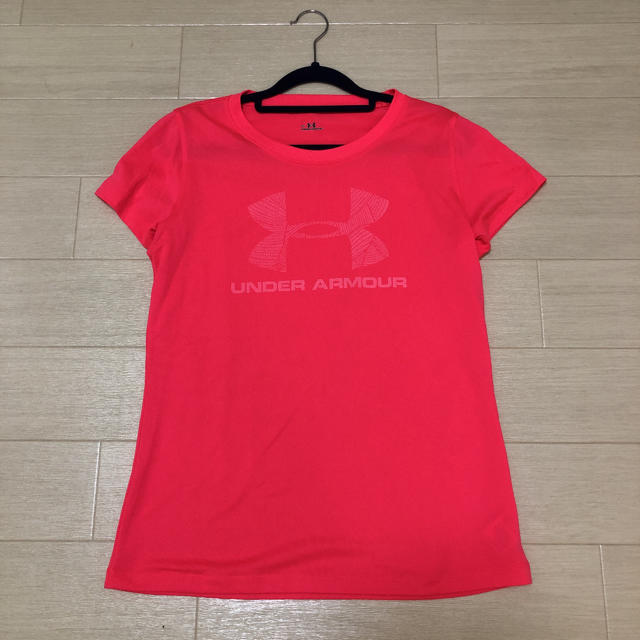 UNDER ARMOUR(アンダーアーマー)のアンダーアーマー 蛍光 Tシャツ レディースのトップス(Tシャツ(半袖/袖なし))の商品写真