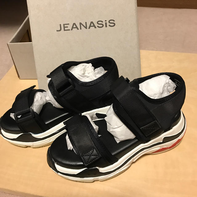 JEANASIS(ジーナシス)のJEANASIS スニーカーサンダル 新品未使用  M23～23.5cm レディースの靴/シューズ(サンダル)の商品写真